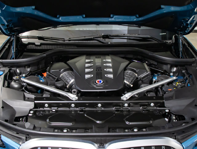New 2026 BMW ALPINA XB7 AWD/4WD image 5