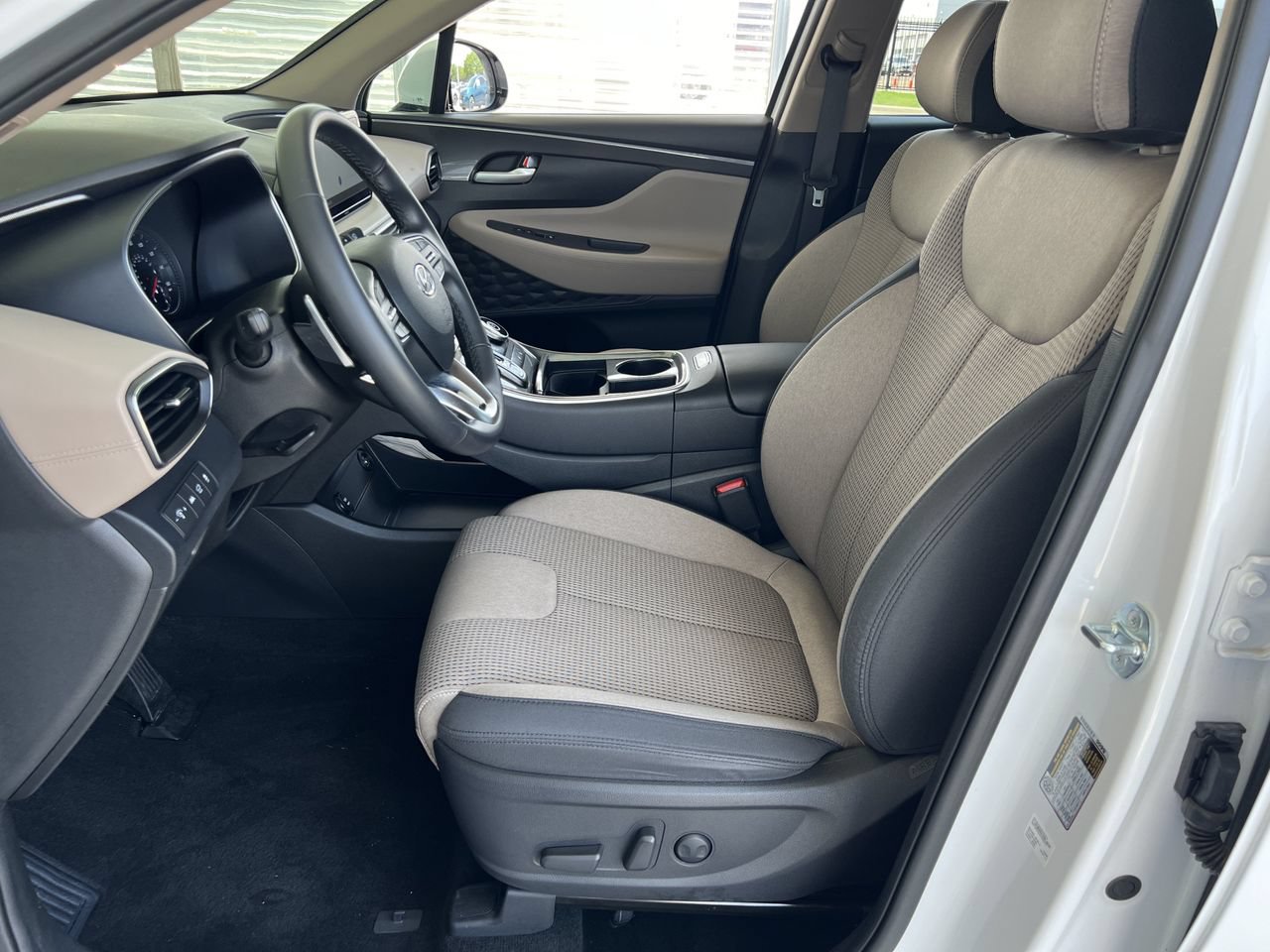 Used 2023 Hyundai Santa Fe SEL w/ Winter Weather Package FWD image 18