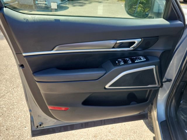 Used 2025 Kia Telluride S FWD image 9