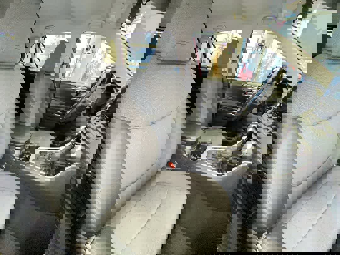 Used 2025 Toyota RAV4 XLE image 25