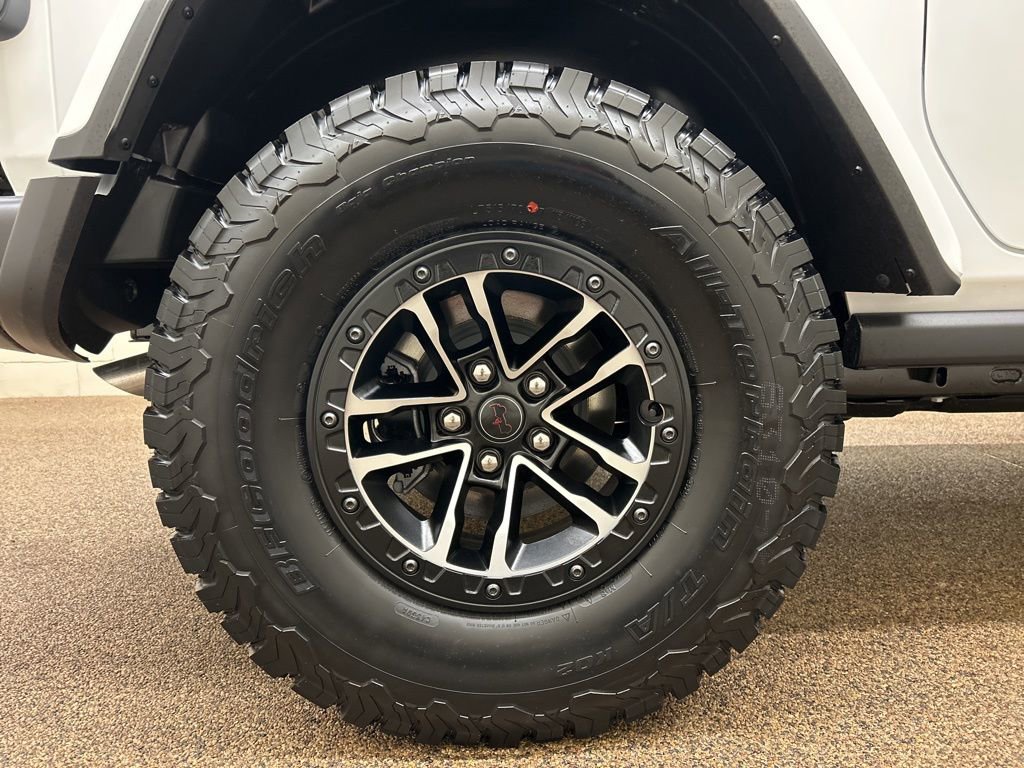 New 2026 Jeep Wrangler Rubicon w/ Xtreme 35 Tire Package image 26