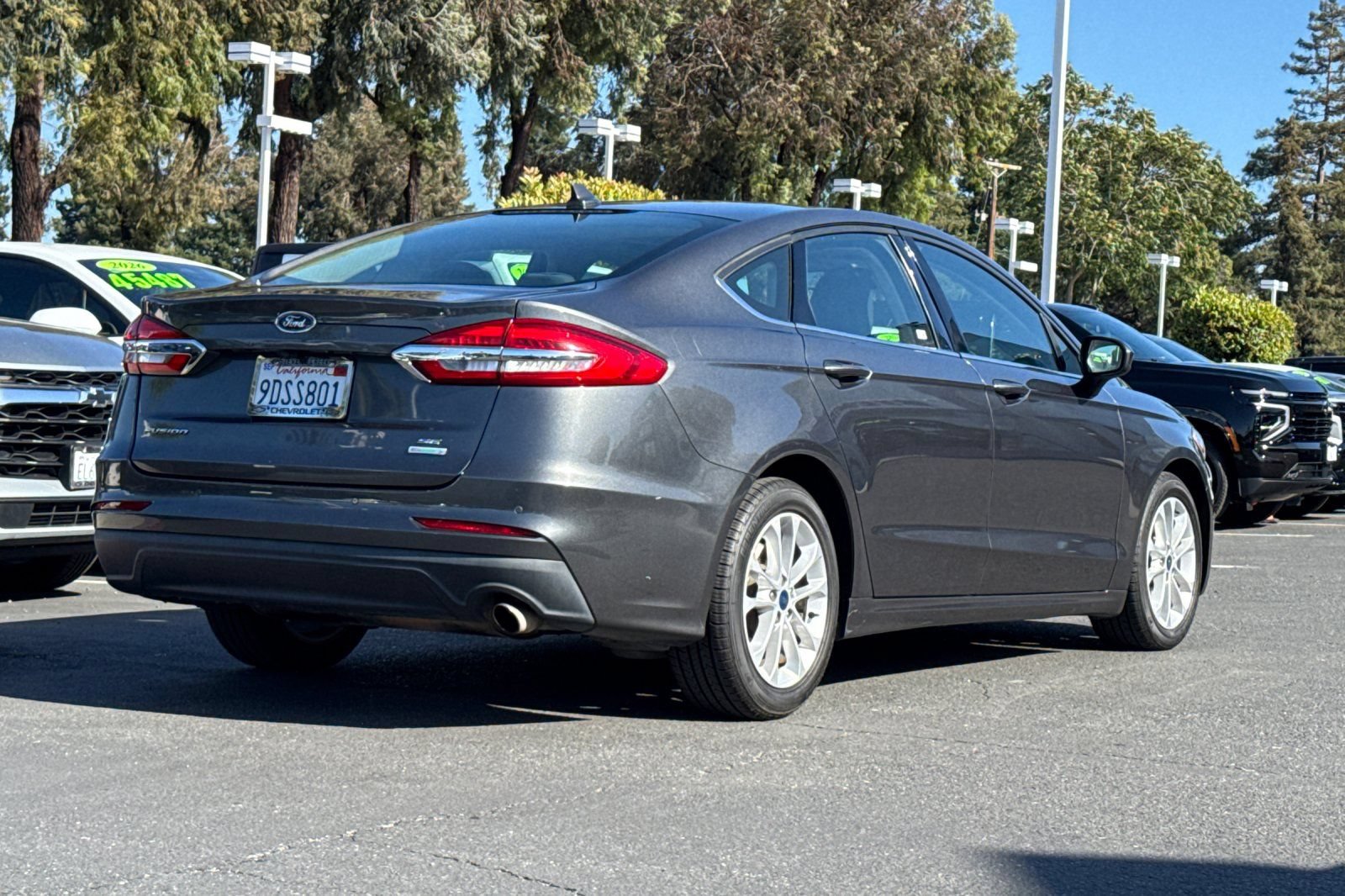Used 2020 Ford Fusion SE FWD image 5