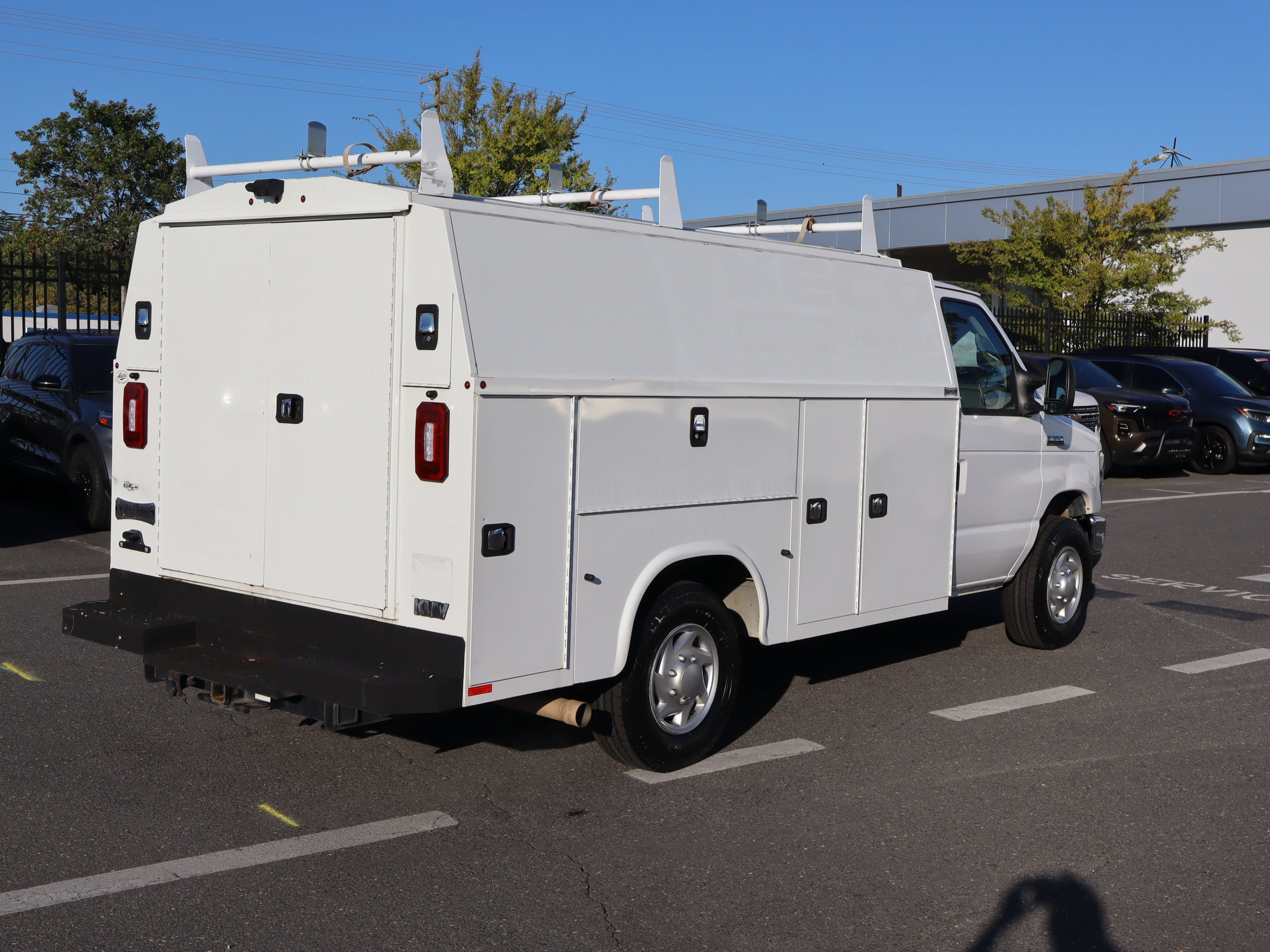 Used 2022 Ford E-350 and Econoline 350 Super Duty w/ Power Windows & Locks Group RWD image 11