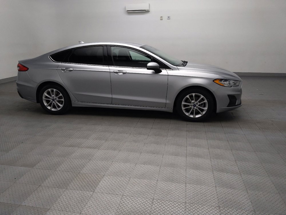 Used 2020 Ford Fusion SE FWD image 11
