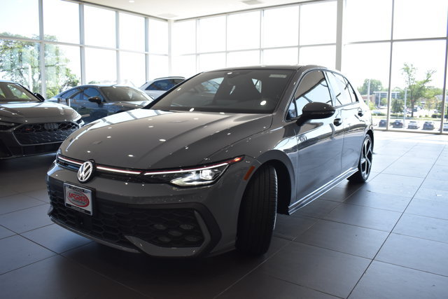 Used 2025 Volkswagen GTI SE FWD image 4