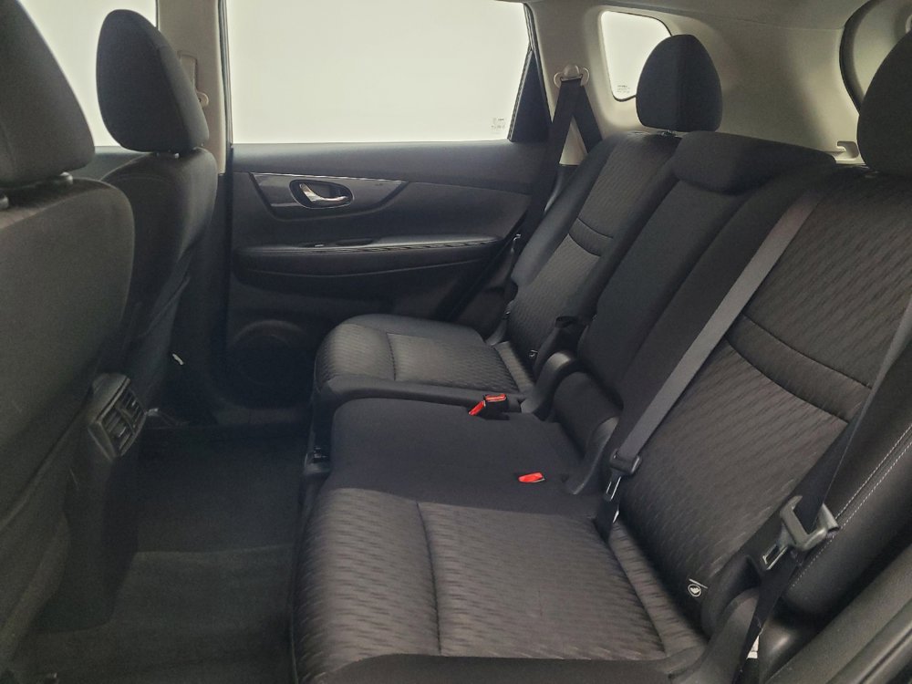 Used 2018 Nissan Rogue S AWD/4WD image 18
