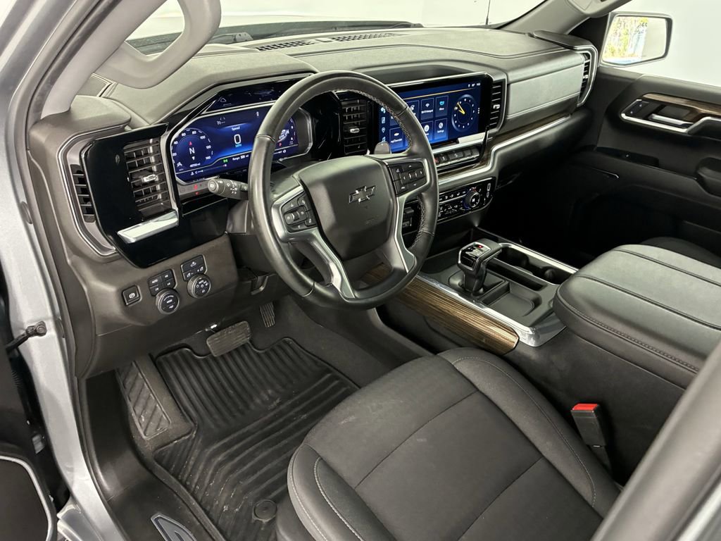 Used 2024 Chevrolet Silverado 1500 RST w/ Z71 Off-Road Package image 9