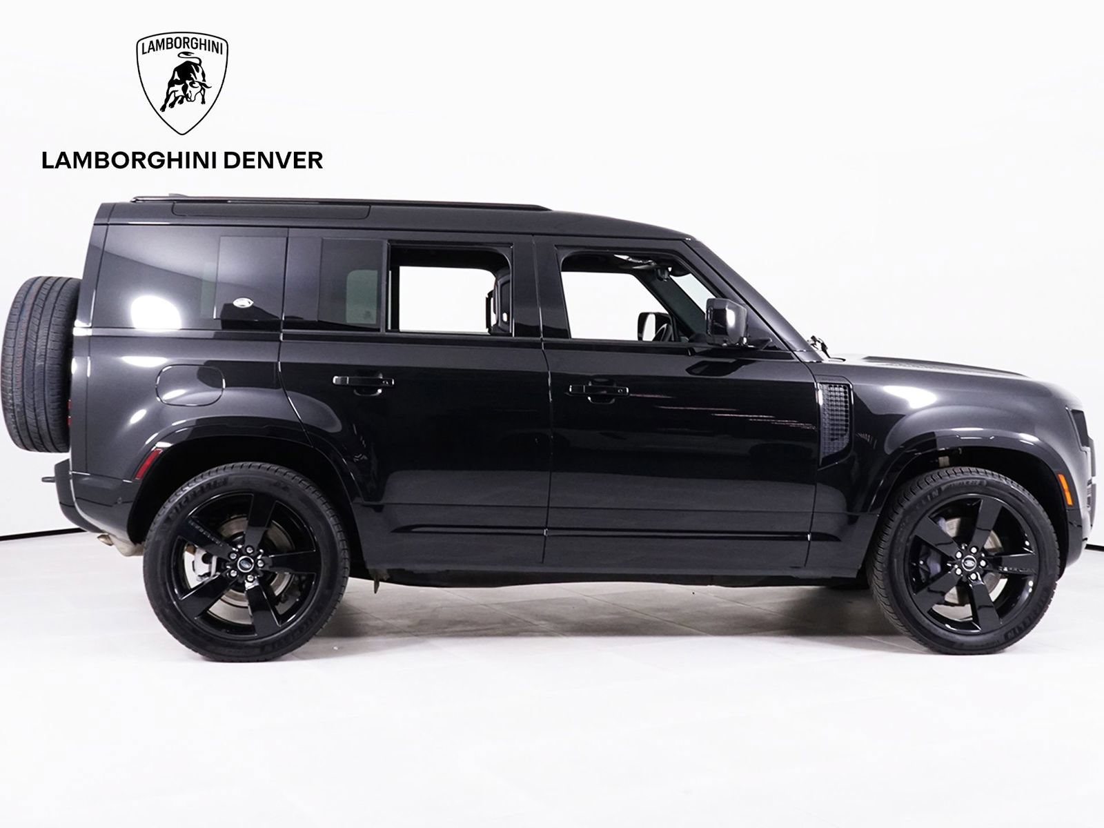 Used 2023 Land Rover Defender 110 X-Dynamic SE AWD/4WD image 8