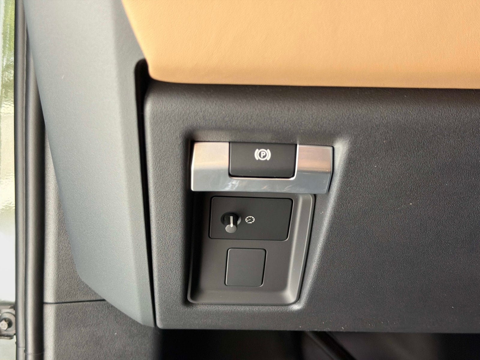 New 2026 Land Rover Defender 130 S AWD/4WD image 29