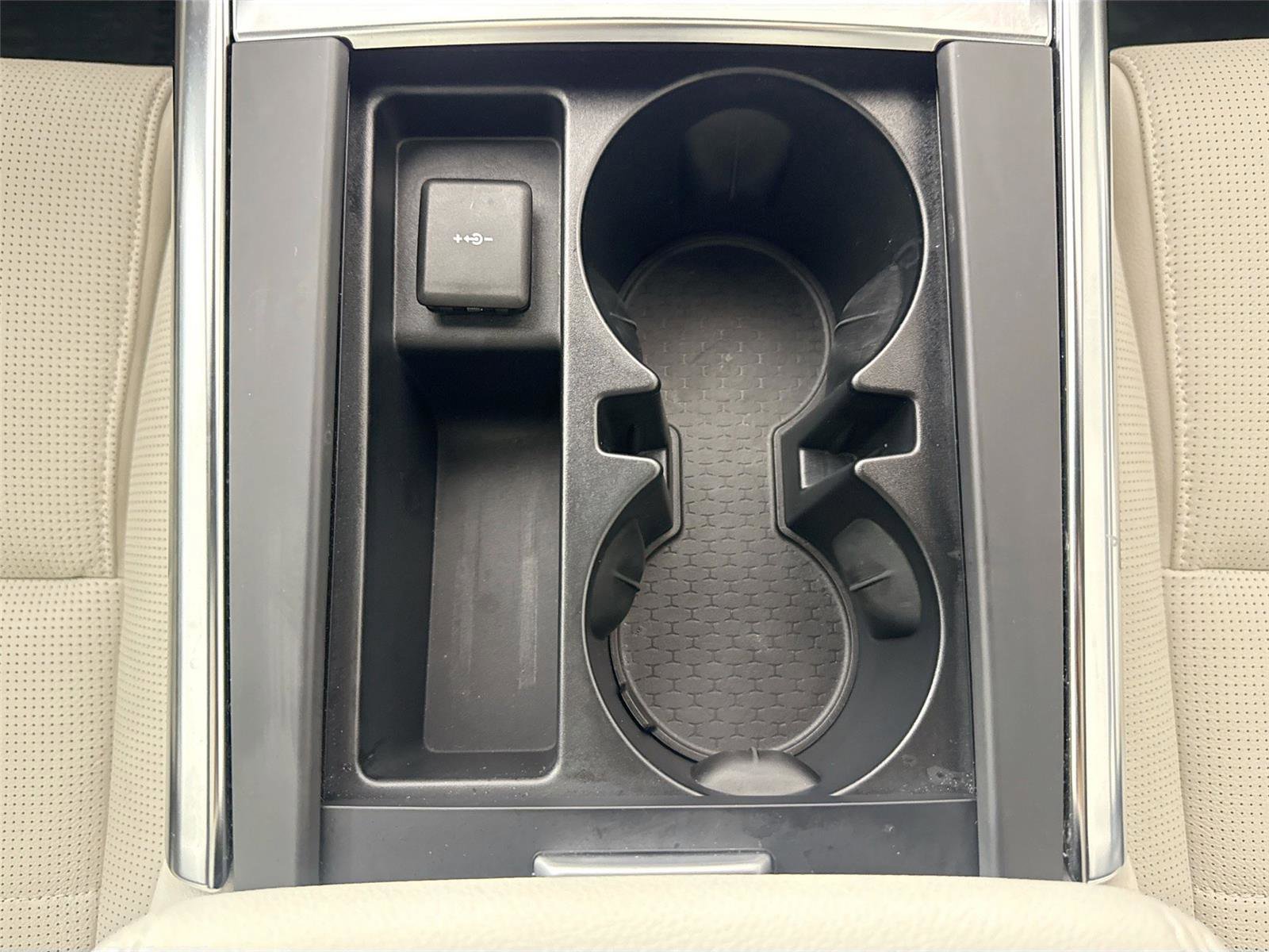 Used 2024 Jaguar XF R-Dynamic SE image 29