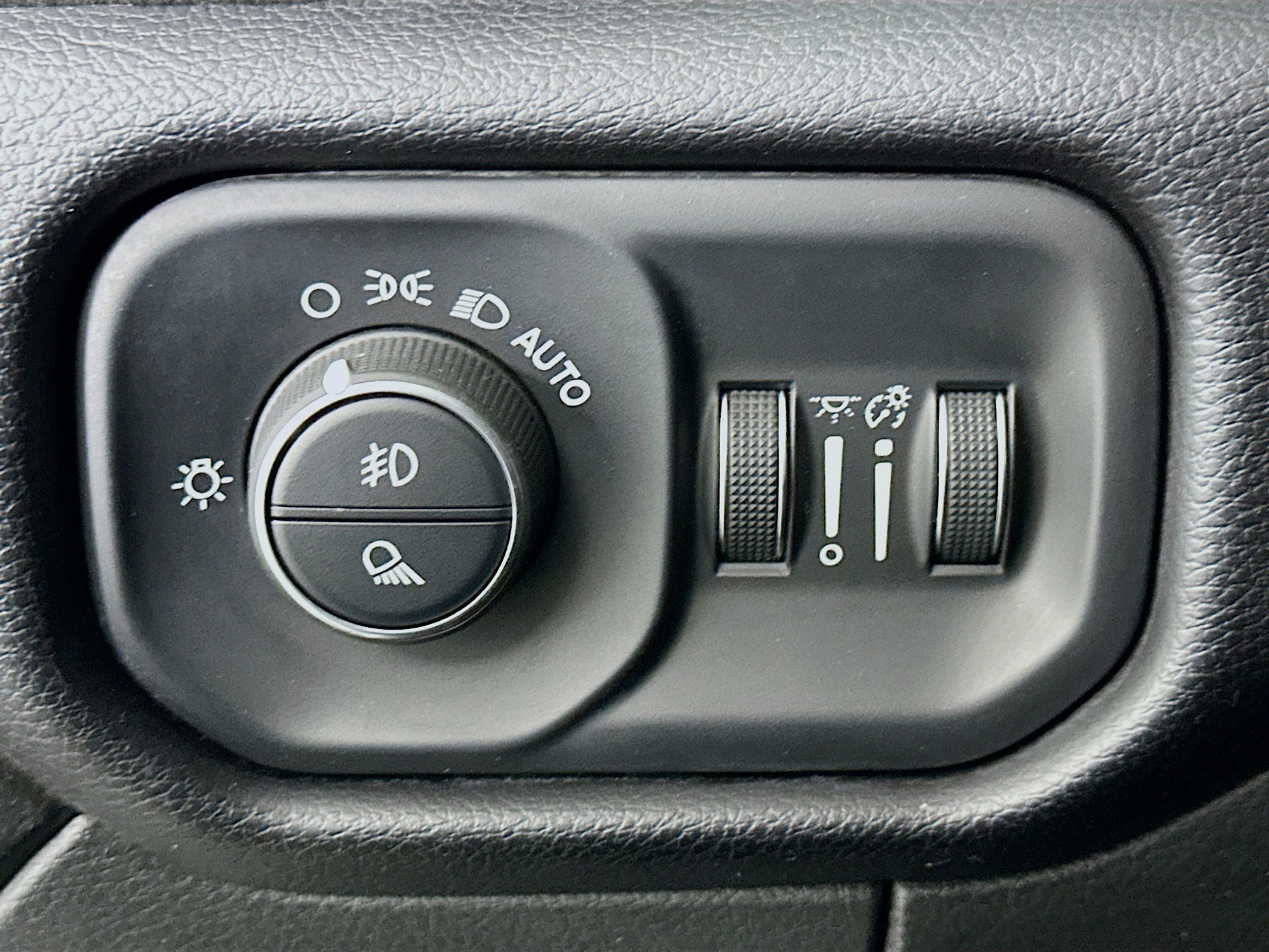 Used 2024 RAM 2500 Laramie image 17