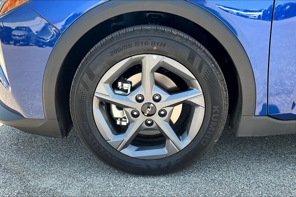 New 2025 Kia K4 LXS image 22