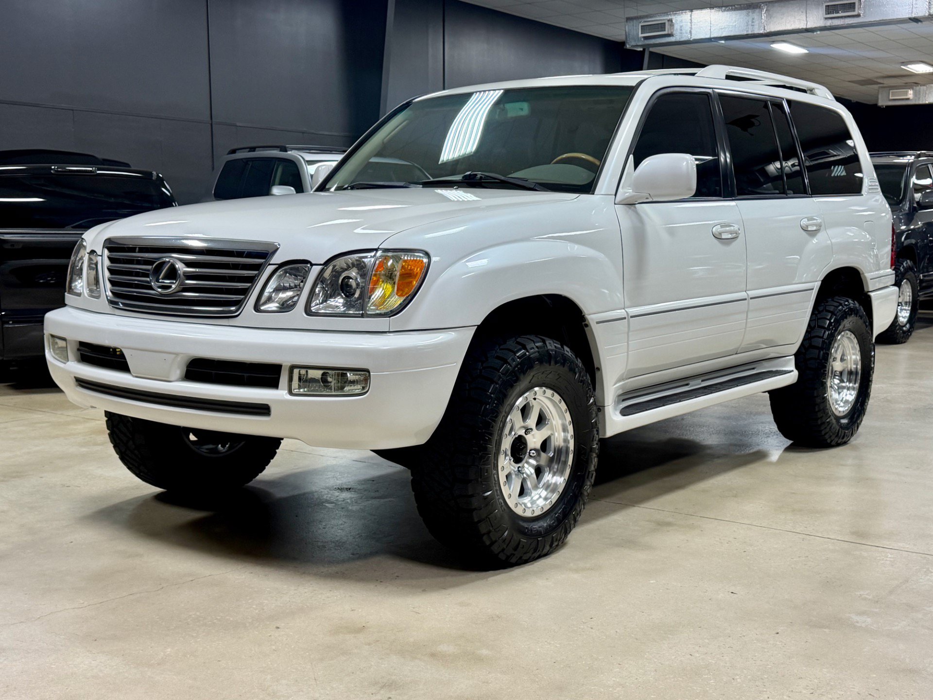 Used 2006 Lexus LX 470 4WD w/ Preferred Accessory Pkg image 28