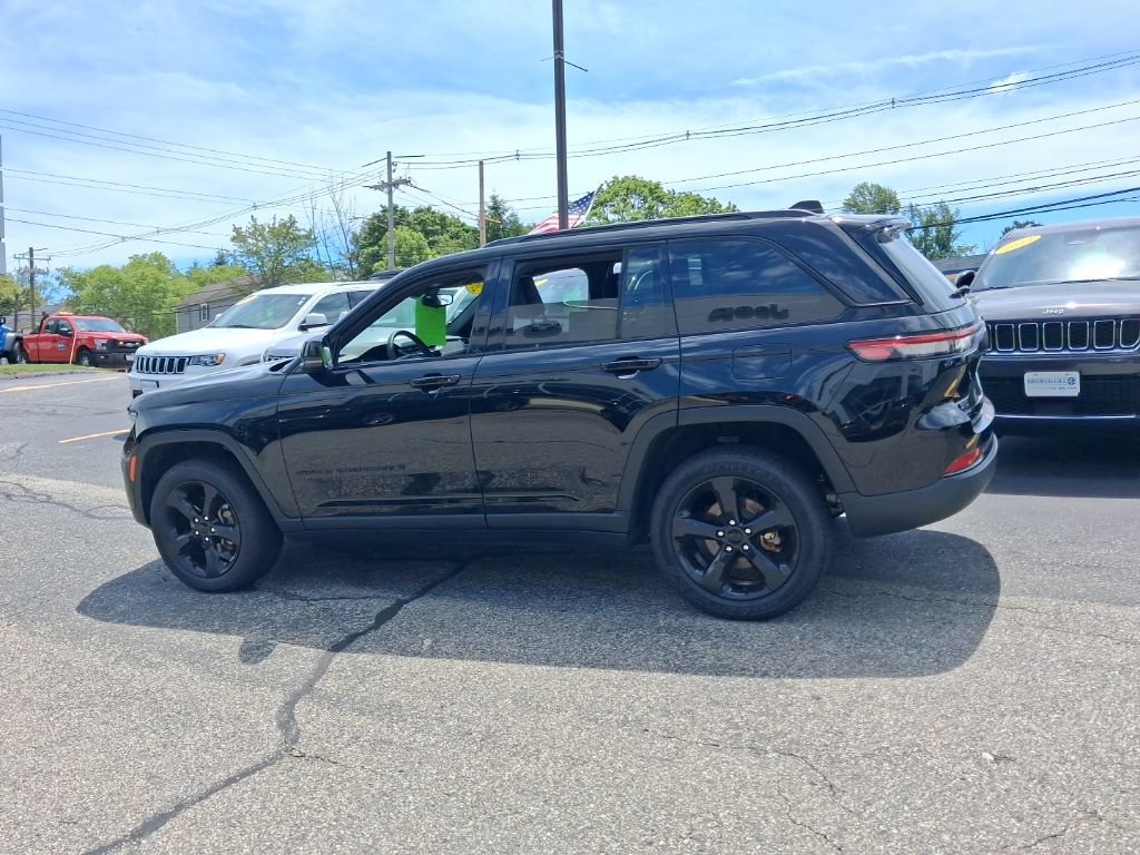Certified 2023 Jeep Grand Cherokee Altitude AWD/4WD image 6