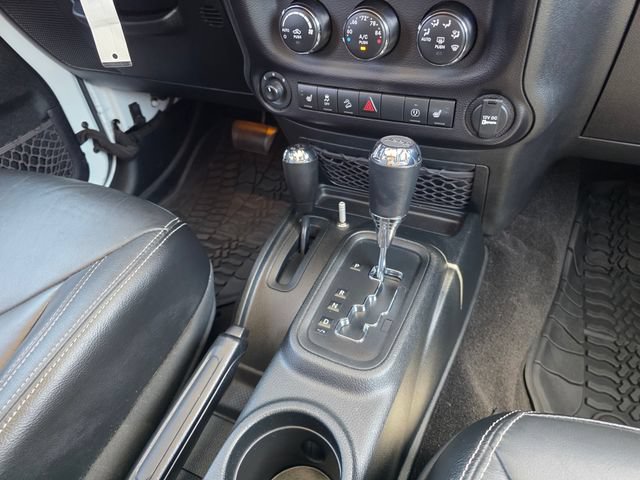 Used 2017 Jeep Wrangler Unlimited Rubicon w/ Connectivity Group AWD/4WD image 23