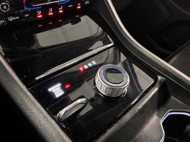 Used 2024 Jeep Grand Cherokee Limited image 25