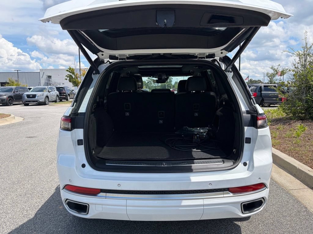 Used 2024 Jeep Grand Cherokee Summit AWD/4WD image 43