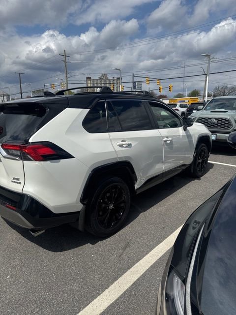 Used 2022 Toyota RAV4 XSE AWD/4WD image 5