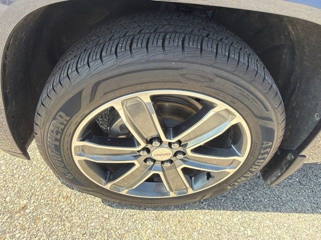 Used 2019 GMC Acadia Denali w/ Technology Package AWD/4WD image 9