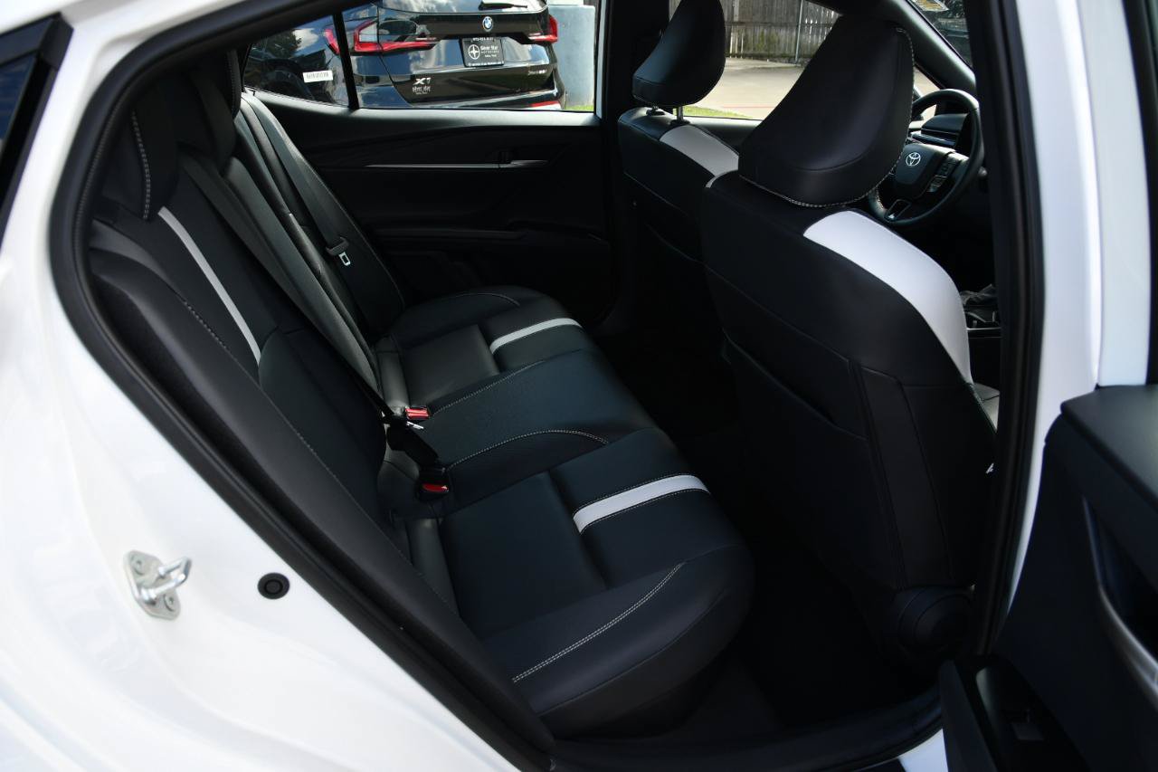 Used 2026 Toyota Camry SE FWD image 12