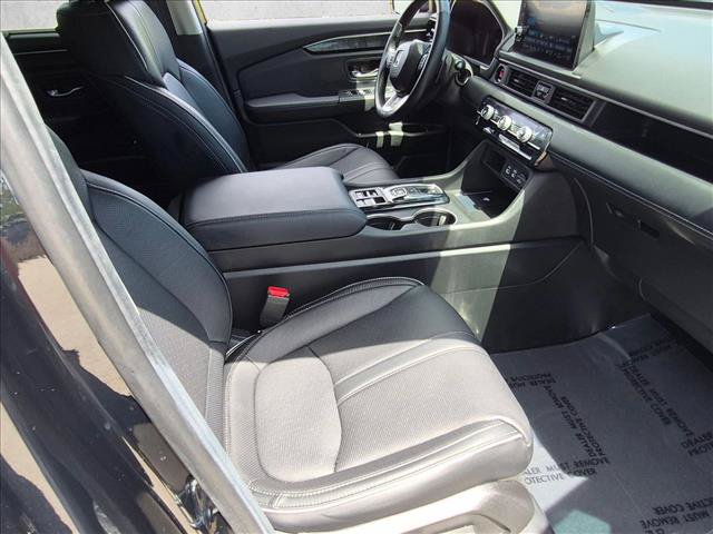 Used 2025 Honda Pilot Elite image 22