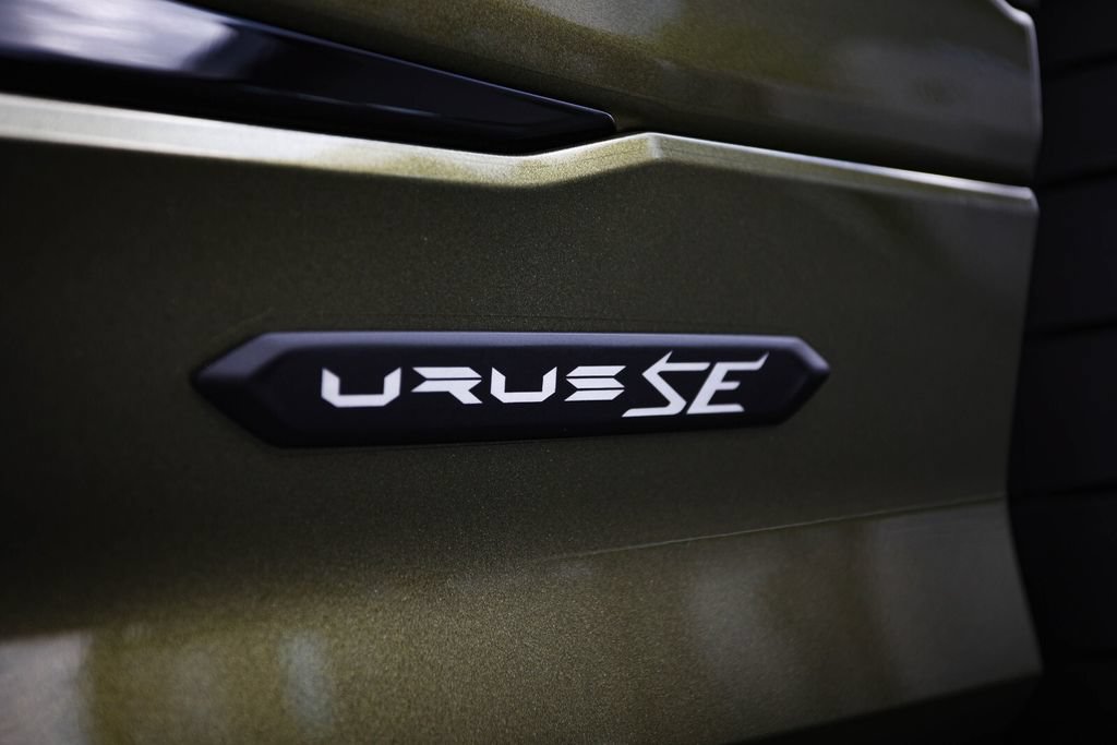 Used 2026 Lamborghini Urus SE AWD/4WD image 22