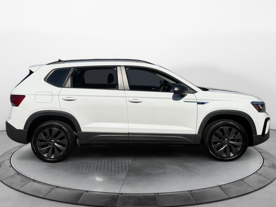 Used 2022 Volkswagen Taos S FWD image 8