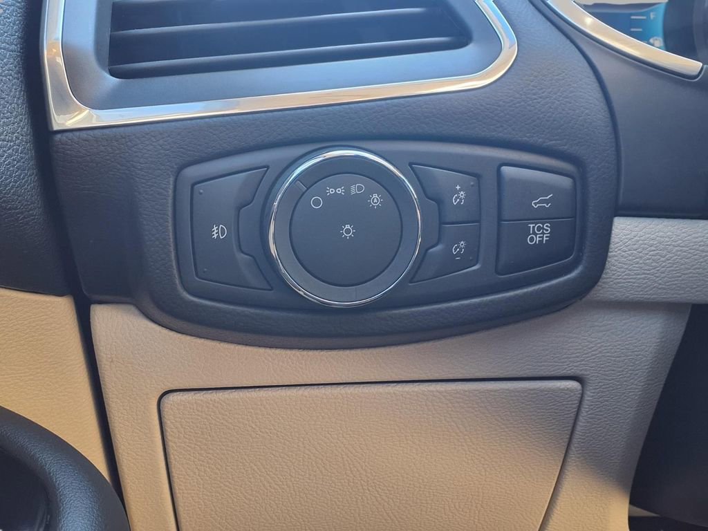 Used 2019 Ford Edge Titanium w/ Equipment Group 301A image 16