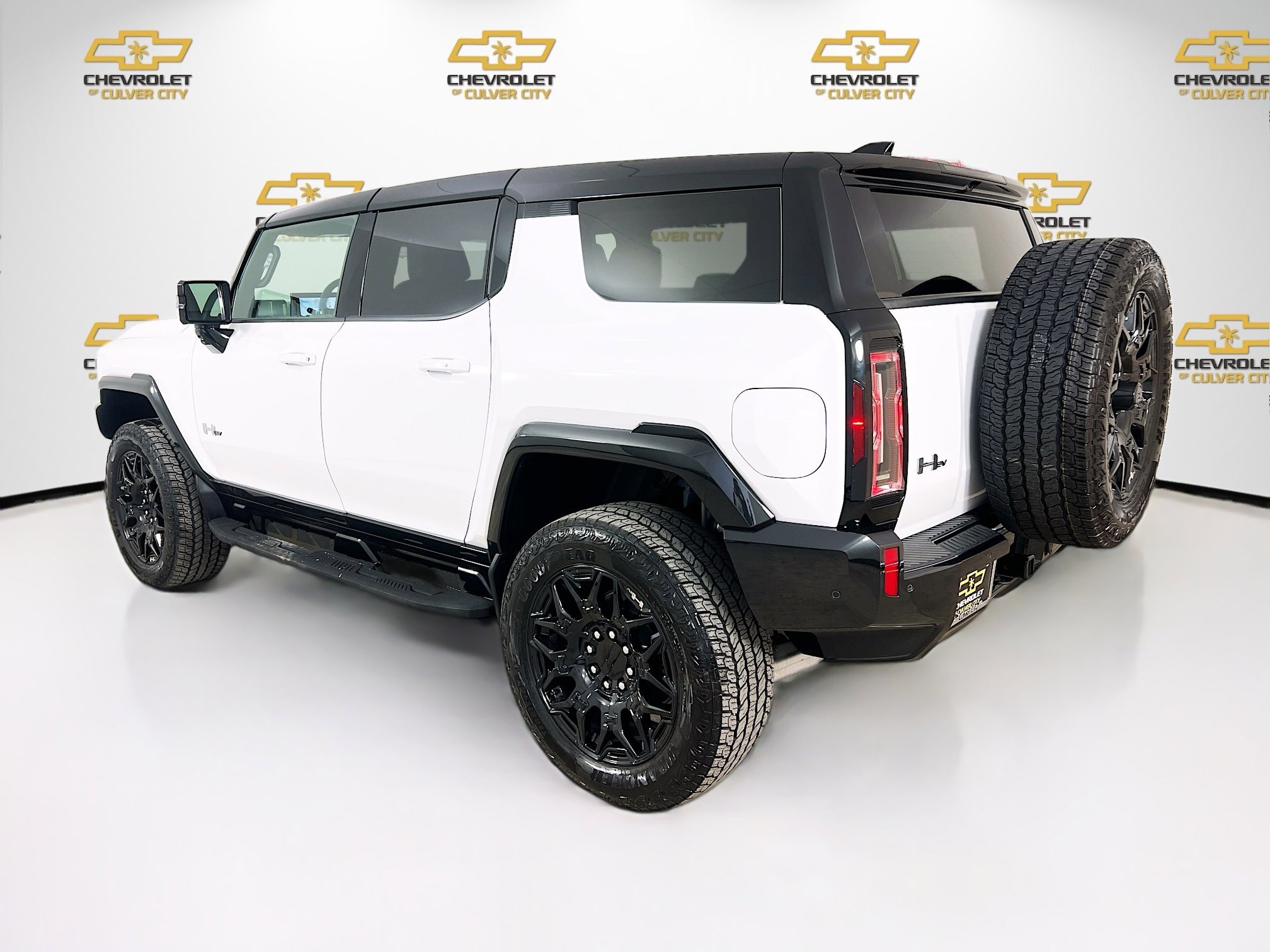 Used 2024 GMC Hummer EV 2X w/ LPO, Illumination Package image 5
