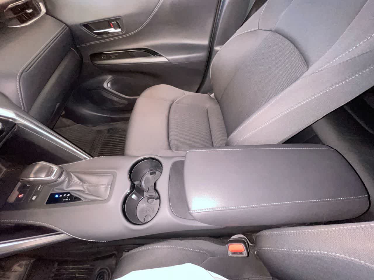 Used 2024 Toyota Venza LE AWD/4WD image 21