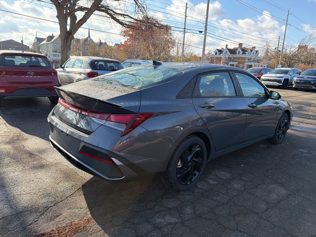 New 2026 Hyundai Elantra Sport image 7