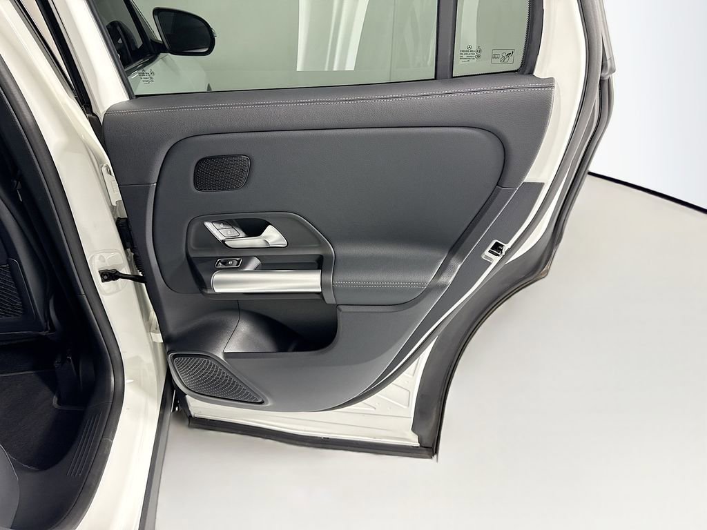 Used 2025 Mercedes-Benz GLA 250 image 28