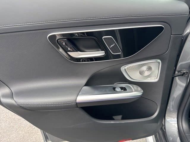 Used 2025 Mercedes-Benz C 300 4MATIC Sedan image 16