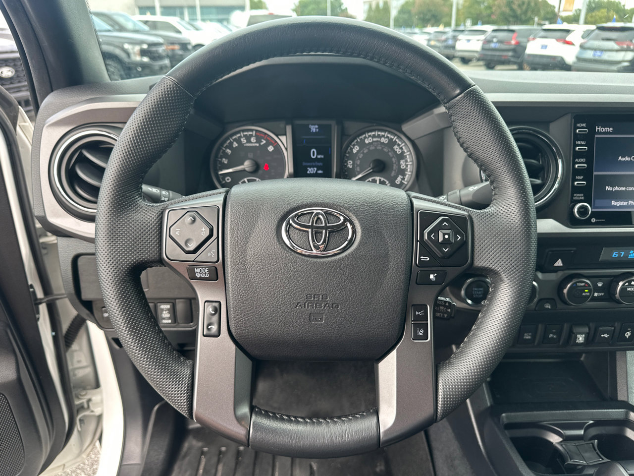 Used 2022 Toyota Tacoma TRD Off-Road w/ Technology Package AWD/4WD image 25