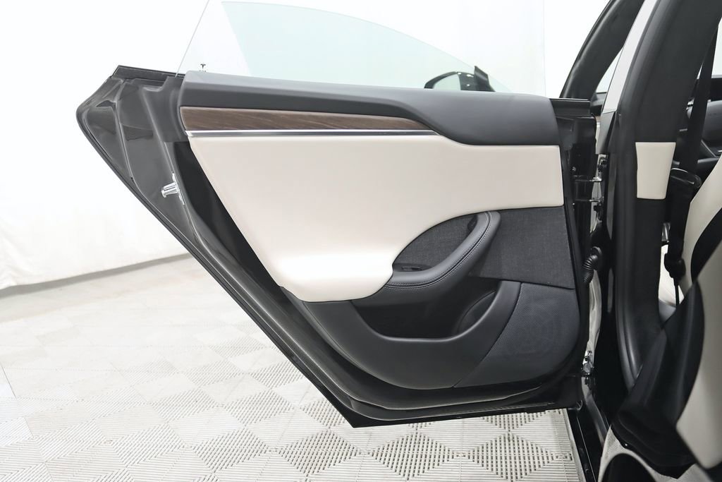Used 2022 Tesla Model S image 36