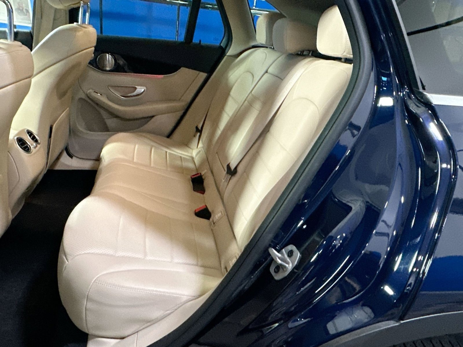 Used 2021 Mercedes-Benz GLC 300 4MATIC w/ Multimedia Package image 35