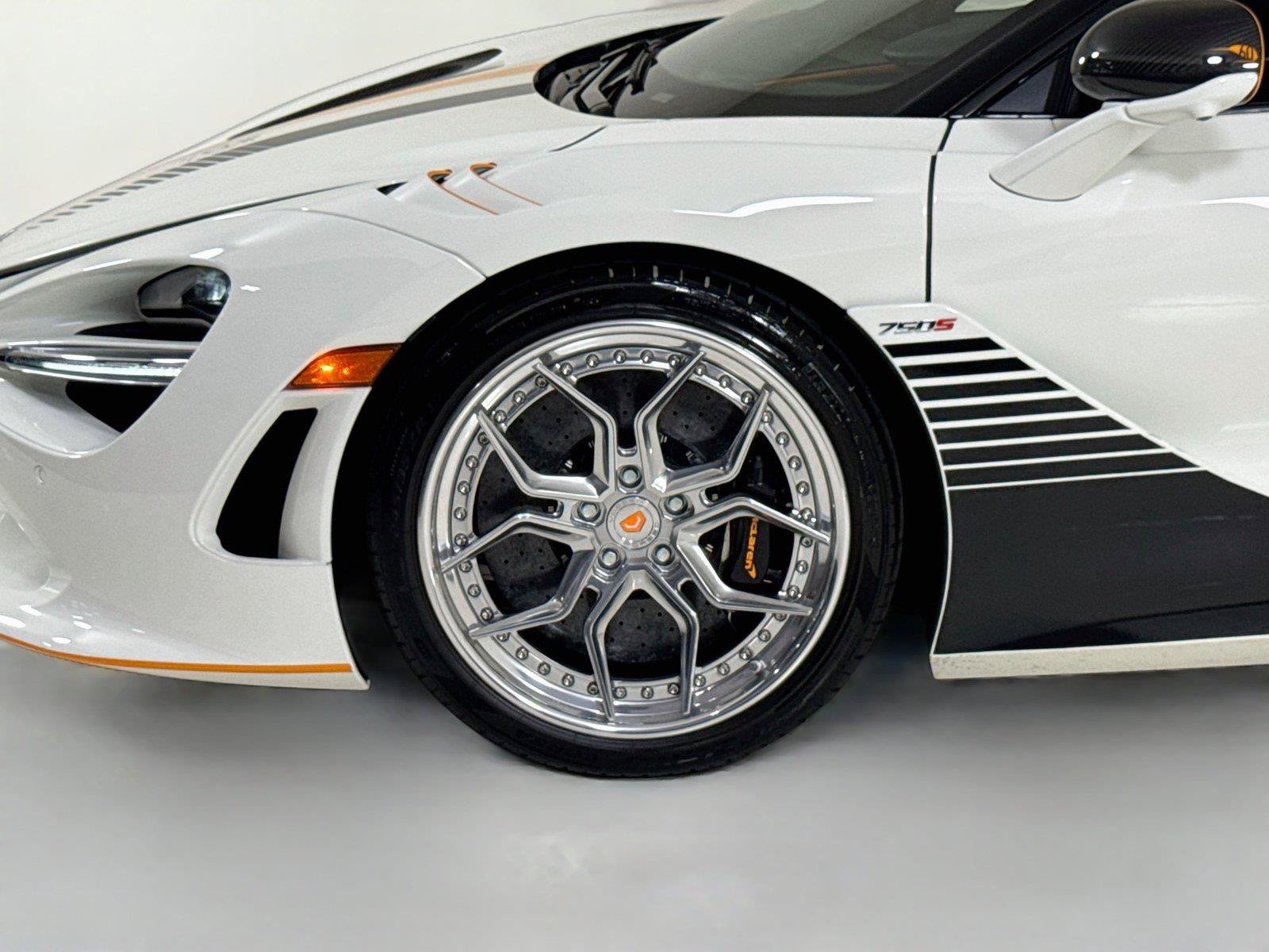 Used 2024 McLaren 750S Spider RWD image 39