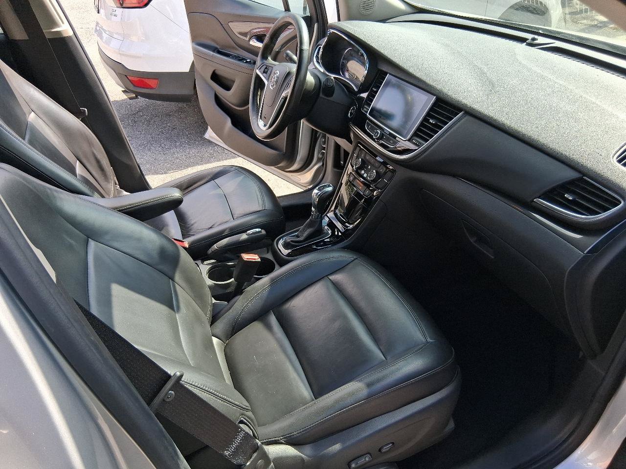 Used 2018 Buick Encore Essence FWD image 18