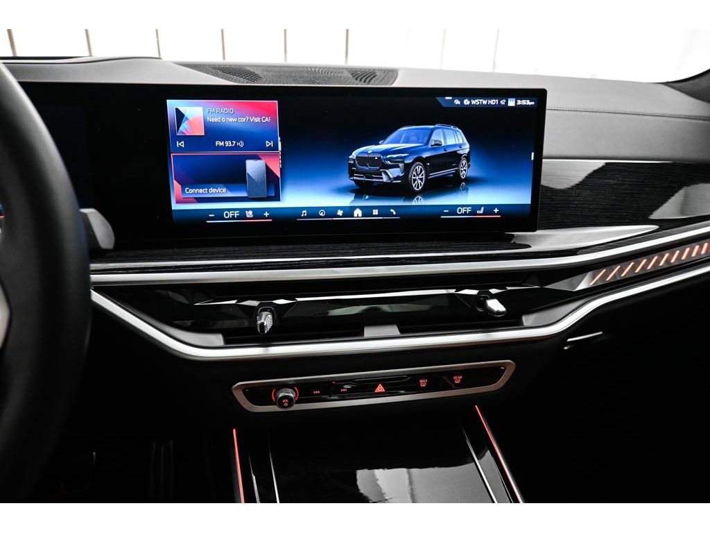 Used 2025 BMW X7 M60i AWD/4WD image 16