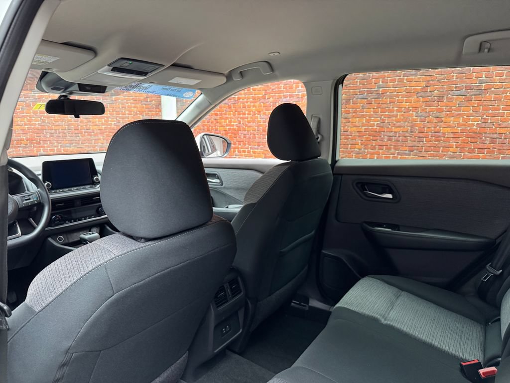 Used 2023 Nissan Rogue SV AWD/4WD image 25
