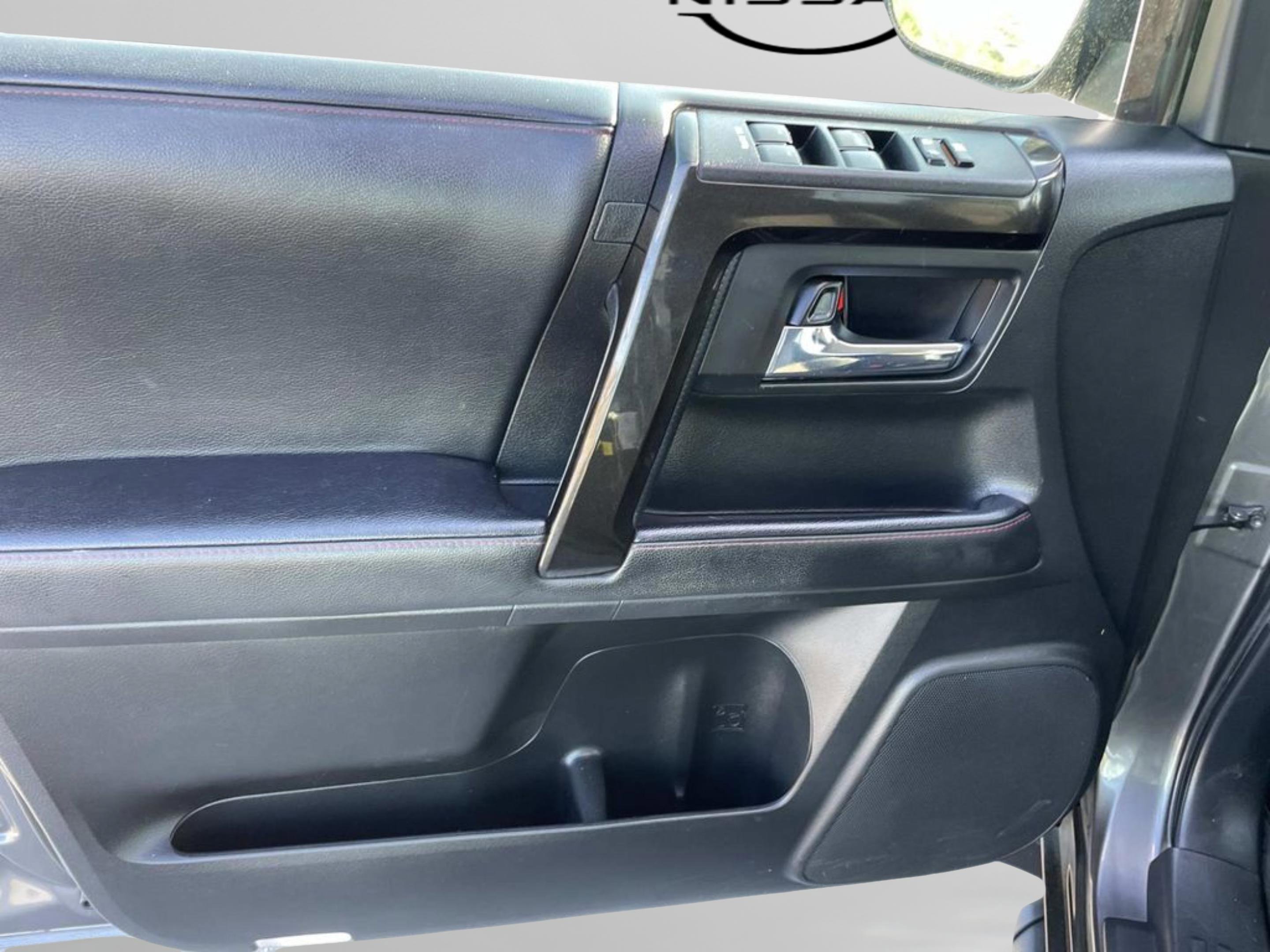 Used 2020 Toyota 4Runner TRD Off-Road AWD/4WD image 19