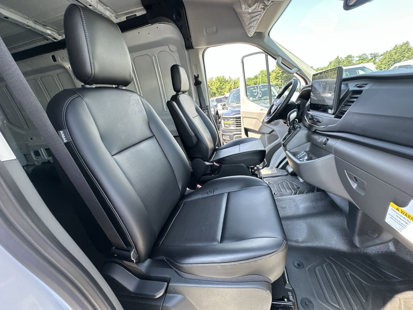 New 2026 Ford Transit 250 148 Medium Roof RWD image 33