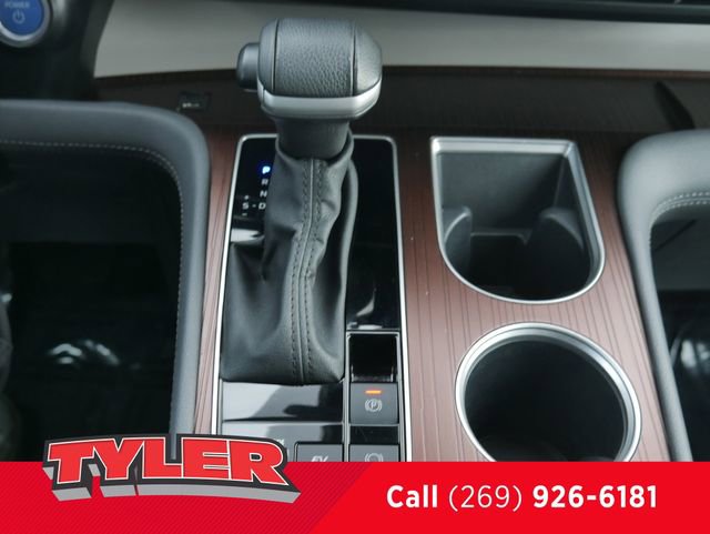 Used 2024 Toyota Sienna XLE FWD image 34