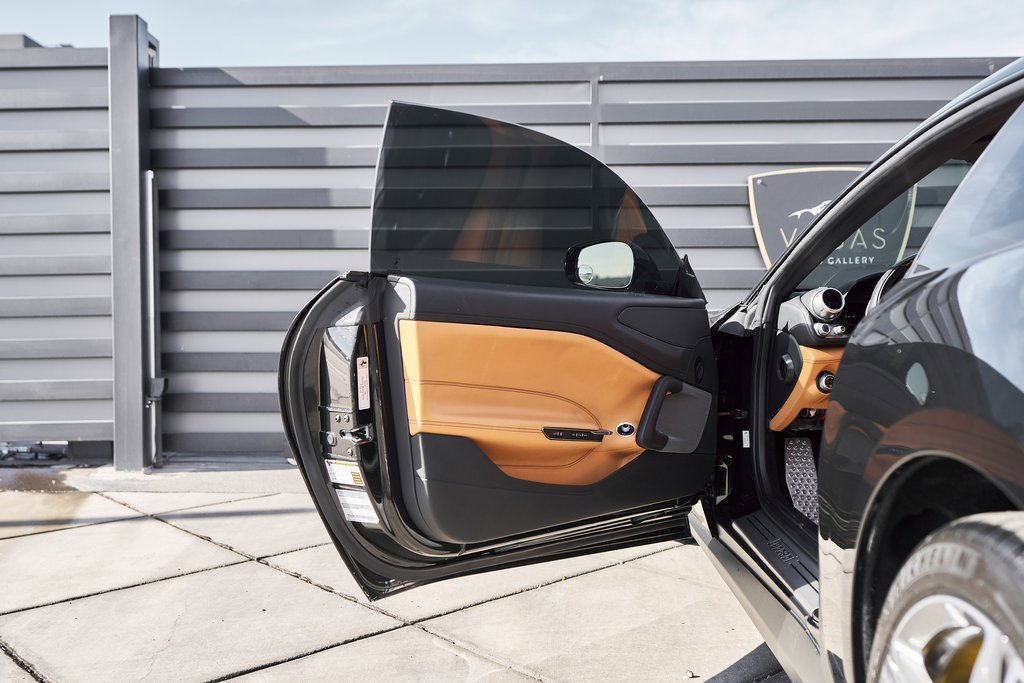 Used 2018 Ferrari GTC4Lusso image 30