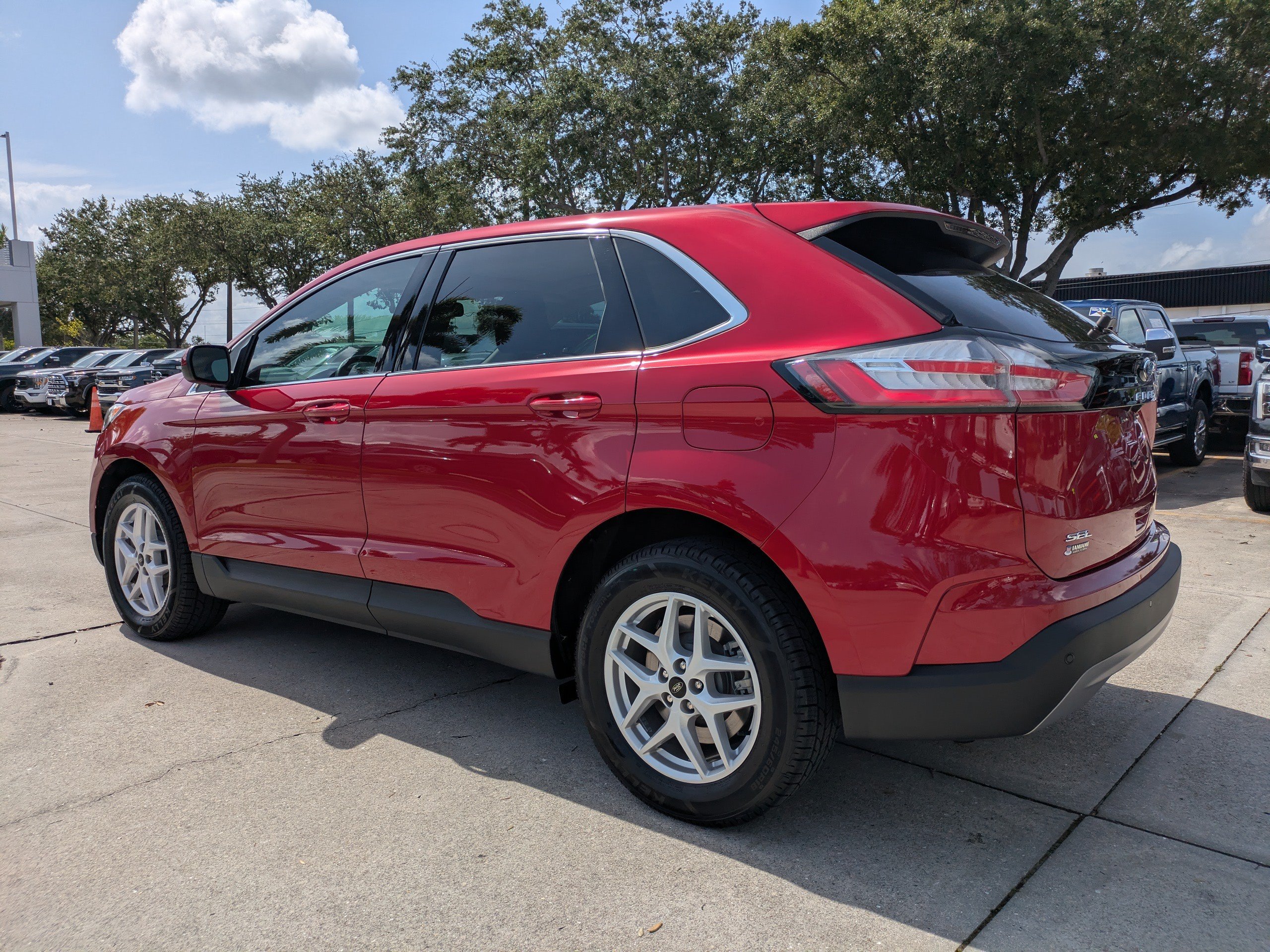 Certified 2023 Ford Edge SEL w/ Convenience Package AWD/4WD image 6