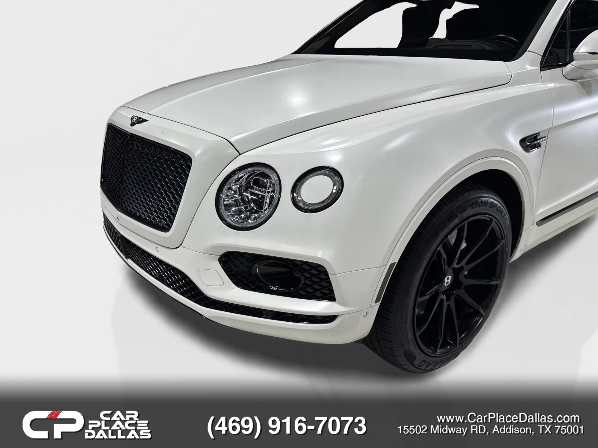 Used 2017 Bentley Bentayga AWD/4WD image 5