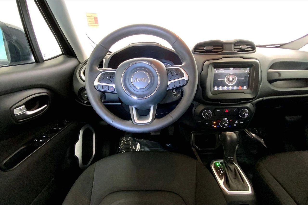 Used 2020 Jeep Renegade Latitude image 4