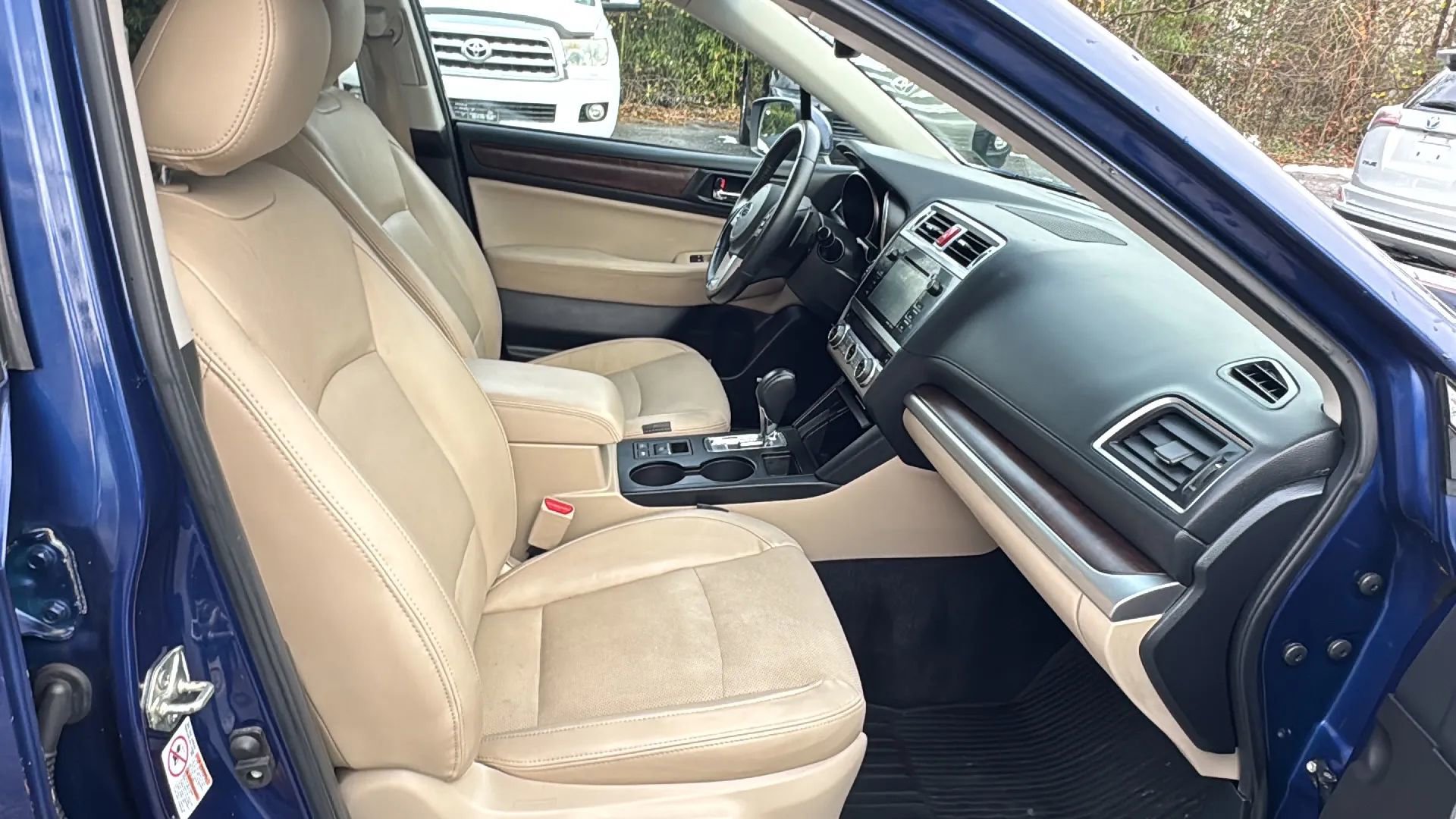 Used 2015 Subaru Outback 3.6R Limited image 12