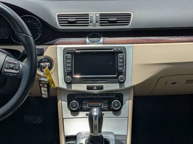 Used 2012 Volkswagen CC Lux FWD image 15