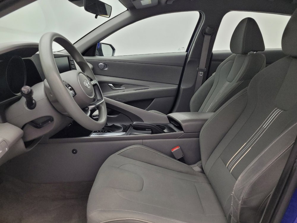 Used 2023 Hyundai Elantra SEL w/ Winter Weather Package image 17